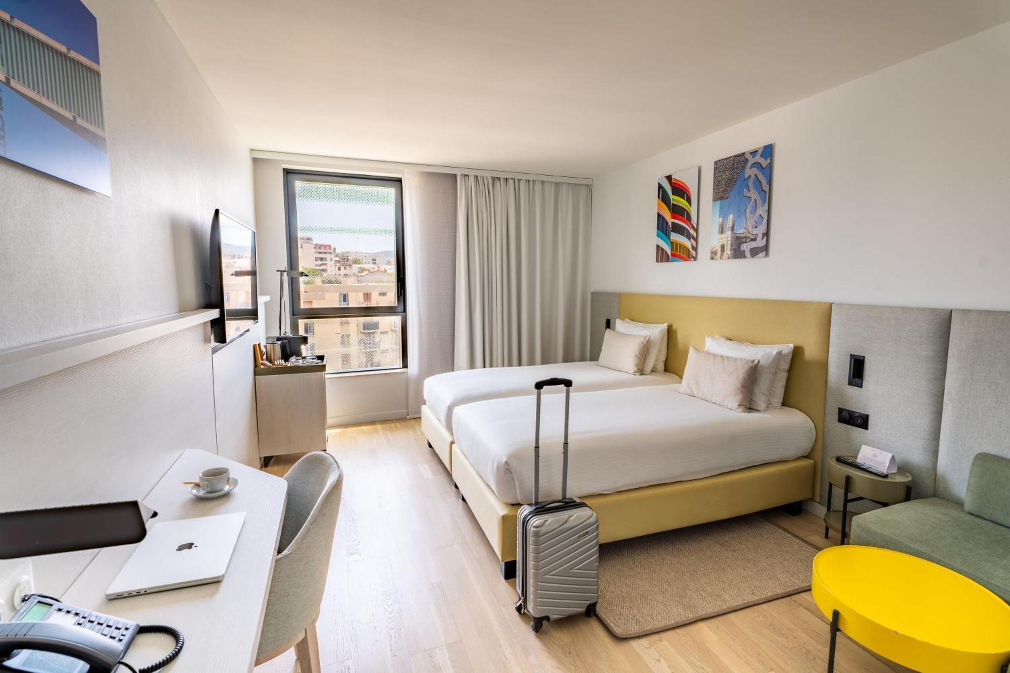 Standard Twin Room Two Twin Beds
